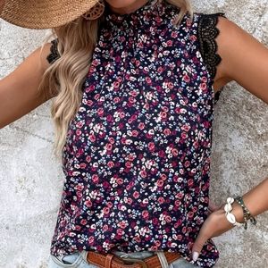 EUC - Ditsy Floral Print Guipure Lace Insert Blouse XL